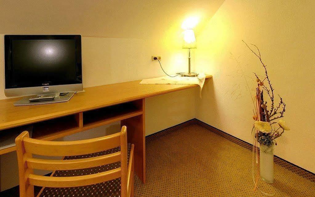 Hotel Staffler Odelzhausen Kültér fotó
