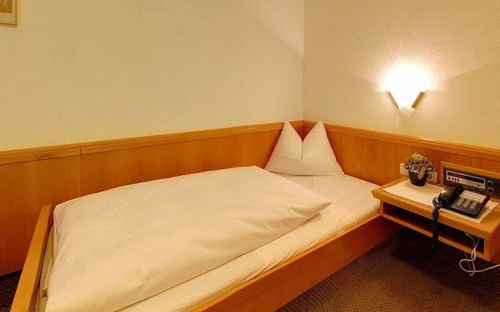 Hotel Staffler Odelzhausen Kültér fotó