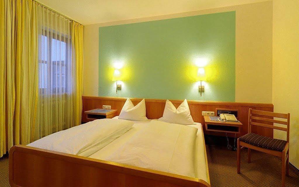 Hotel Staffler Odelzhausen Kültér fotó